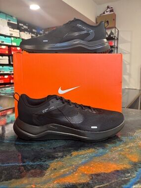 Nike Downshifter 12 4E Black/ Smoke Grey Men’ s 12 Brand New